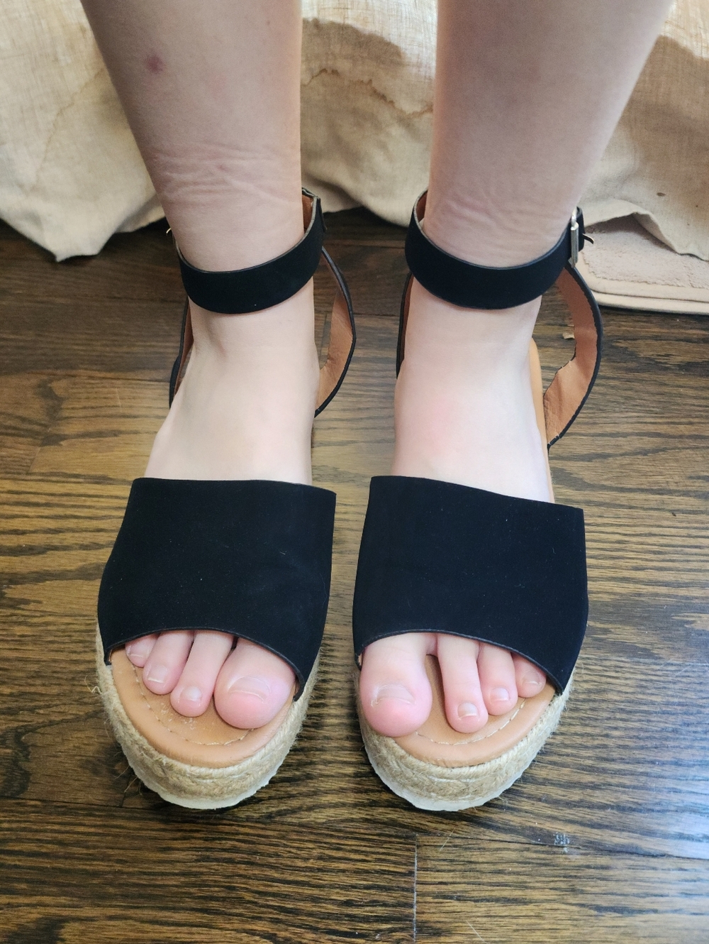 Platform Sandals - Picture 2 of 4